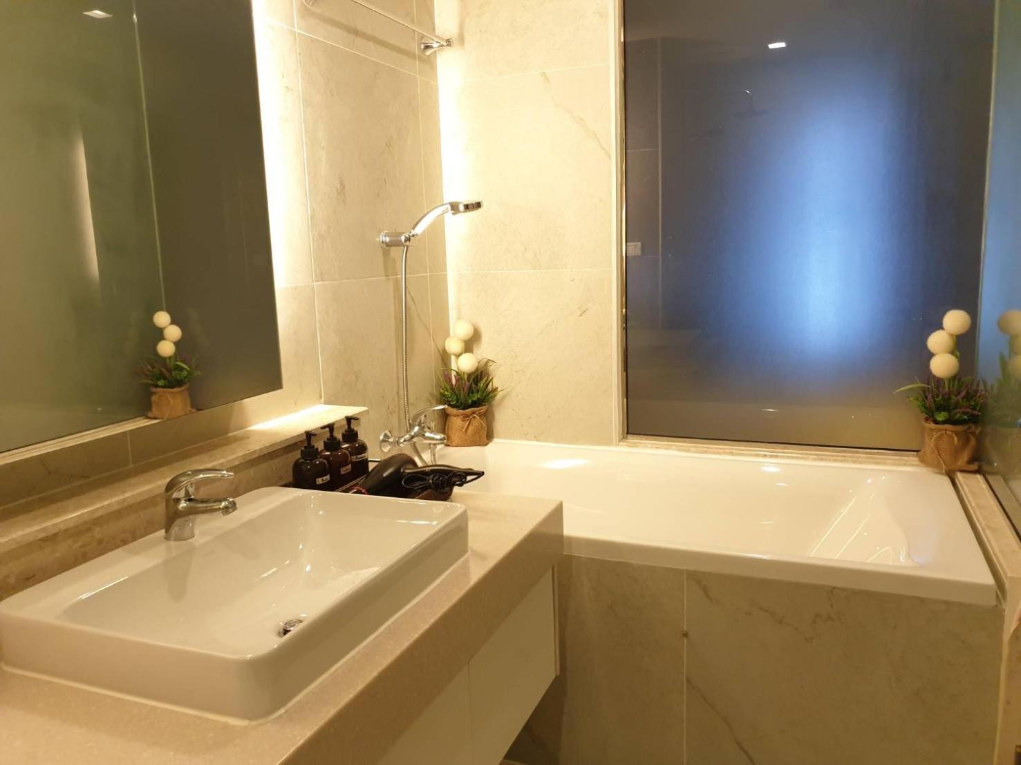 The Astra Chiang Mai Family Room Exteriör bild