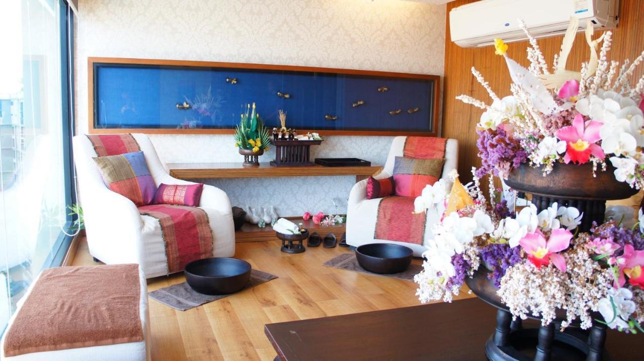 The Astra Chiang Mai Family Room Exteriör bild