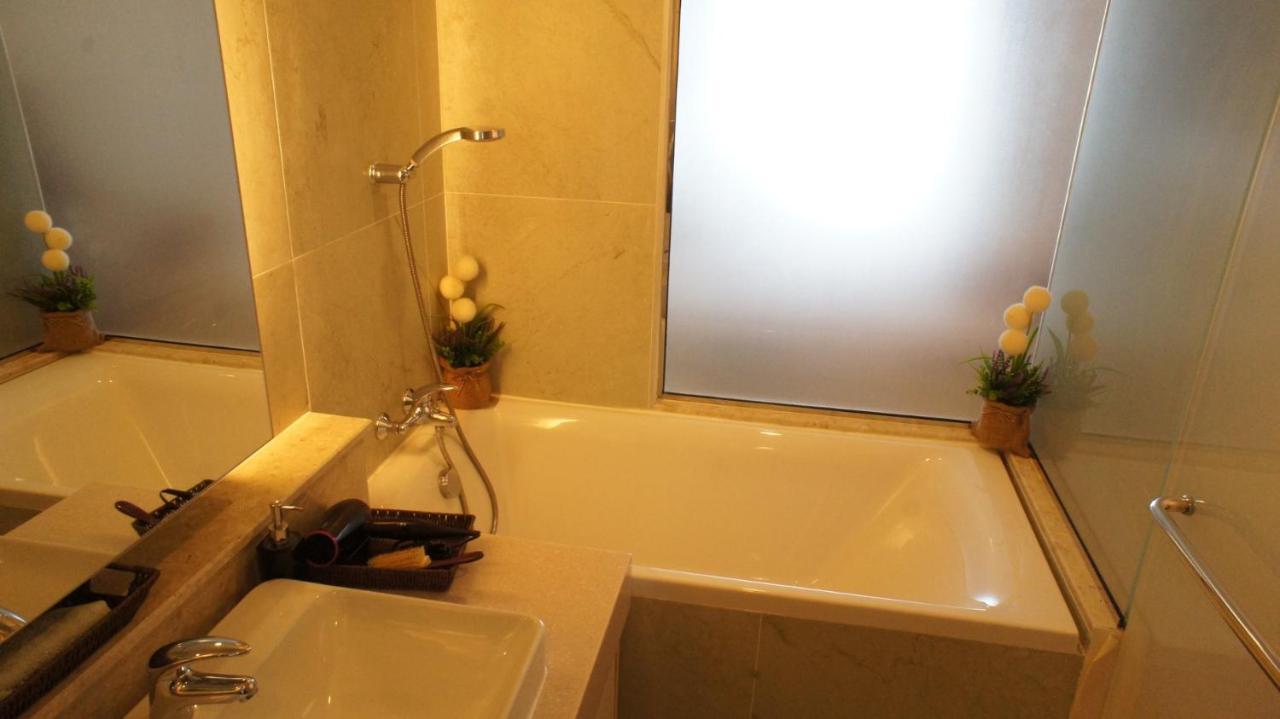 The Astra Chiang Mai Family Room Exteriör bild